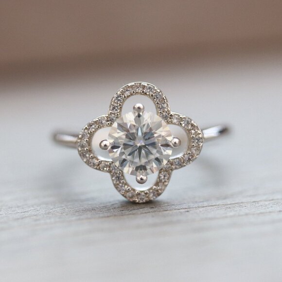 Jewelry - S925 1ct Clear Moissanite Diamond Clover Style Engagement Ring Sterling Silver